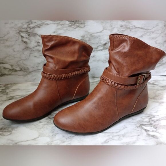 American Eagle Pullon Slouchy Ankle Boots Size 8.5 W - Picture 1 of 9